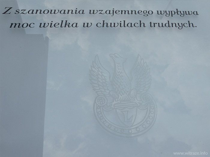 tablica szklana pamiatkowa jozef pilsudski metalowe popiersie witraze warszawa1